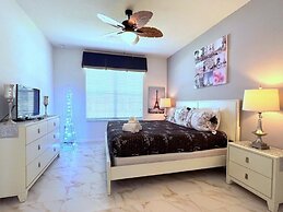 Lakeside 5bd Pool Hm Spa Gm Watersng-237ys 5 Bedroom Home by RedAwning