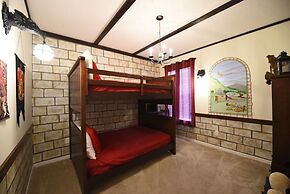 Gorgeous 5bd Gm Spa Pool Hm Watersong-318ys 5 Bedroom Home by RedAwnin