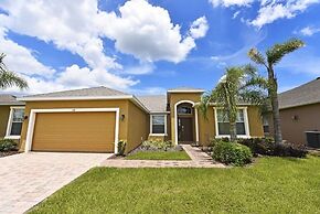 Gorgeous 5bd Gm Spa Pool Hm Watersong-318ys 5 Bedroom Home by RedAwnin