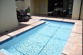 Gorgeous 4bd Th Pool Windsor At Westside-2018ww 4 Bedroom Home by RedA