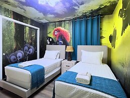 Beautifuly 5bd Pool Gm Hm, Legacy Park-409cr 5 Bedroom Home by RedAwni