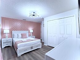 Beautifuly 5bd Pool Gm Hm, Legacy Park-409cr 5 Bedroom Home by RedAwni