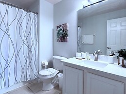 Beautifuly 5bd Pool Gm Hm, Legacy Park-409cr 5 Bedroom Home by RedAwni