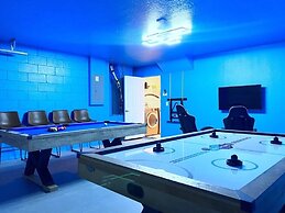 Beautifuly 5bd Pool Gm Hm, Legacy Park-409cr 5 Bedroom Home by RedAwni