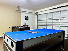 Cozy 4 Bed 3 Bath Pool Hm With Game Room-4450np 4 Bedroom Home by RedA