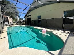 Cozy 4 Bed 3 Bath Pool Hm With Game Room-4450np 4 Bedroom Home by RedA