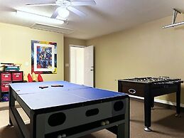 Cozy 4 Bed 3 Bath Pool Hm With Game Room-4450np 4 Bedroom Home by RedA