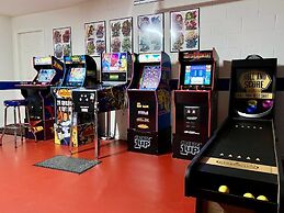 Cozy 3 Br 2 Bath Villa With Splash Pool-335kd 3 Bedroom Home by RedAwn