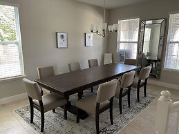 Gorgeous 5bd Pool Spa Gm Solterra Resort-5262ww 5 Bedroom Home by RedA