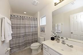 Lovely 6bd Pool Gm Hm Watersong Resort-416oc 6 Bedroom Home by RedAwni