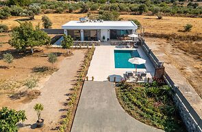 Villa Karydia with private pool