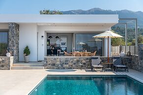 Villa Karydia with private pool