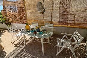 Evi's Afandou Suite - Vintage & Modern