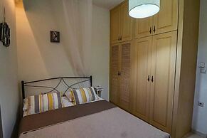 Evi's Afandou Suite - Vintage & Modern