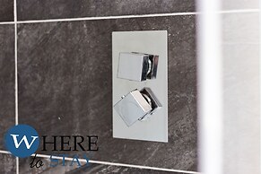 Elegant 4bed House-free Parking