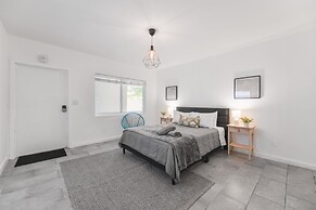 Beautiful Studio 15 min from the beach