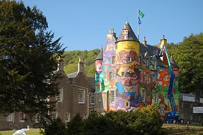 Charming Yurt in Kelburn Estate Near Largs