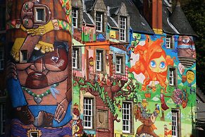 Stunning Premium Yurt in Kelburn Estate Near Largs