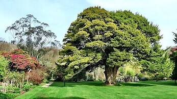 Stunning Premium Yurt in Kelburn Estate Near Largs