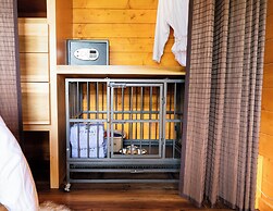 Meraki Escape -  Log Cabins w/Hot Tubs + Pet Friendly