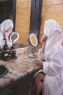 Meraki Escape -  Log Cabins w/Hot Tubs + Pet Friendly