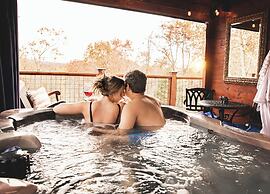 Meraki Escape -  Log Cabins w/Hot Tubs + Pet Friendly