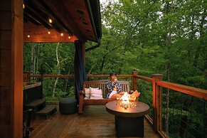 Meraki Escape -  Log Cabins w/Hot Tubs + Pet Friendly