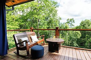 Meraki Escape -  Log Cabins w/Hot Tubs + Pet Friendly