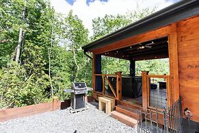 Meraki Escape -  Log Cabins w/Hot Tubs + Pet Friendly