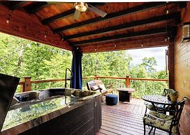 Meraki Escape -  Log Cabins w/Hot Tubs + Pet Friendly