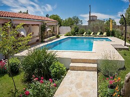 Holiday Home Velini Dvori