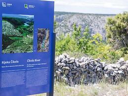 Holiday Home Velini Dvori