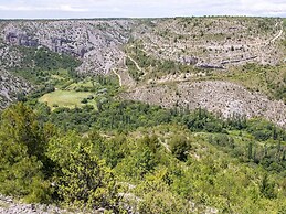 Holiday Home Velini Dvori