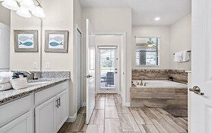 Club Cabana at Champion Gates Sleep 18