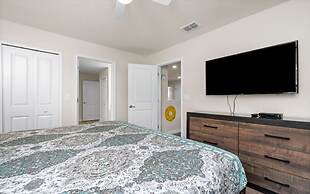 Club Cabana at Champion Gates Sleep 18