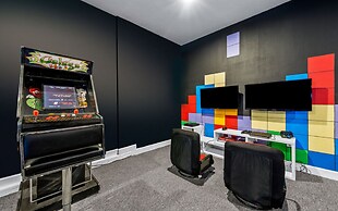 Club Cabana at Champion Gates Sleep 18