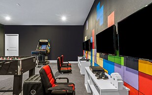 Club Cabana at Champion Gates Sleep 18