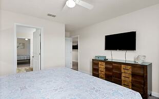 Club Cabana at Champion Gates Sleep 18