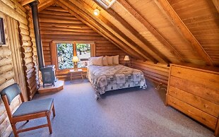 Castle Mountain Lodge