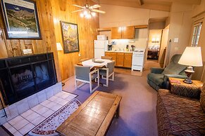 Castle Mountain Lodge