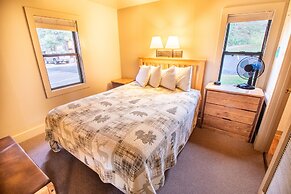 Castle Mountain Lodge