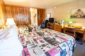 Castle Mountain Lodge