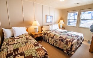Castle Mountain Lodge