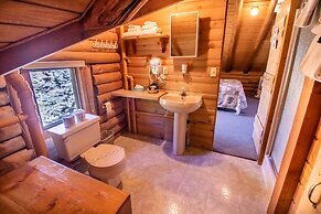 Castle Mountain Lodge