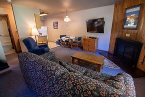 Castle Mountain Lodge