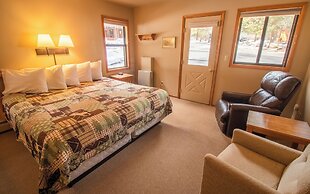 Castle Mountain Lodge