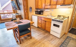 Castle Mountain Lodge