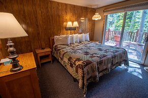 Castle Mountain Lodge