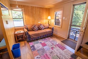 Castle Mountain Lodge