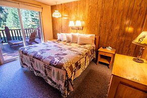 Castle Mountain Lodge